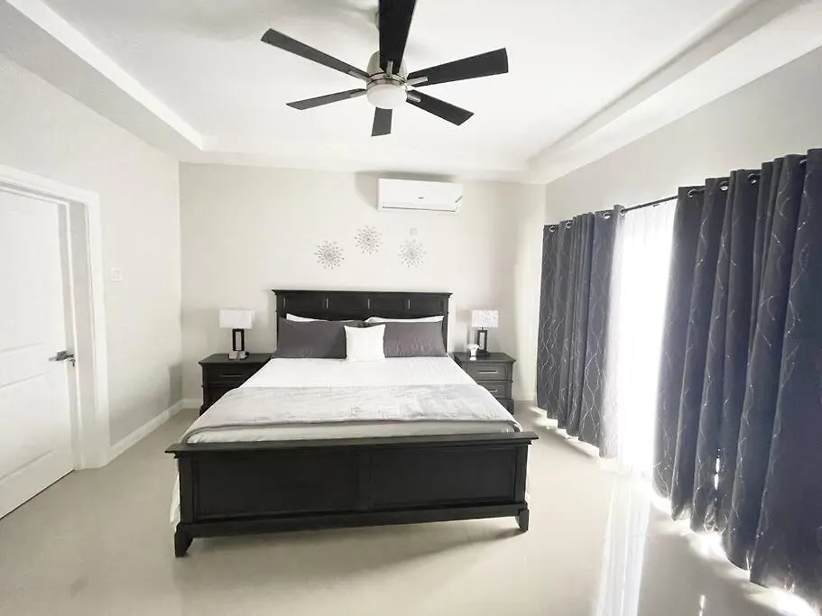 Truth Luxury Suite Kingston Daire